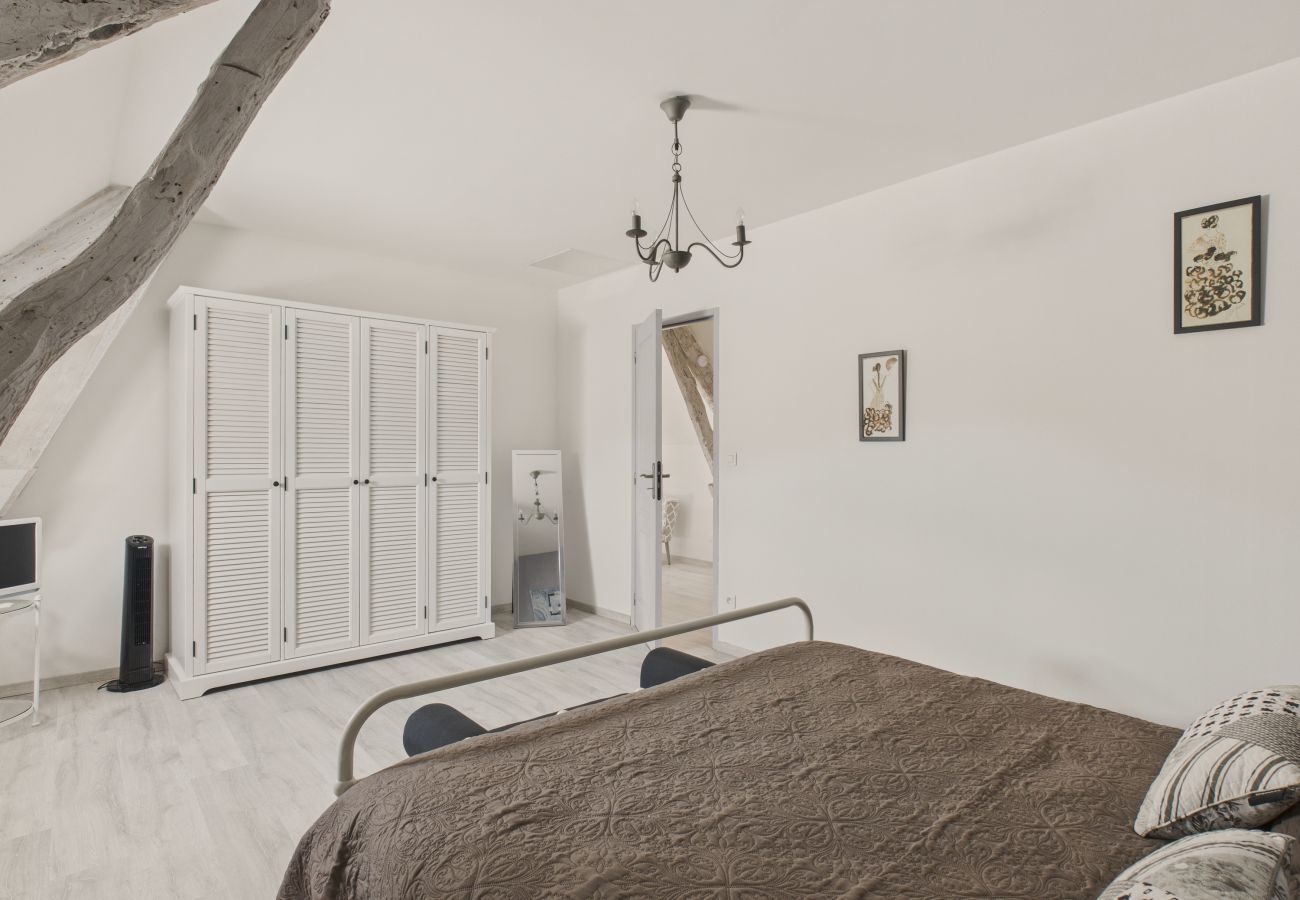 Ferienhaus in Saint-Julien-de-Lampon - Schönes Haus für 6 – Pool – Dordogne