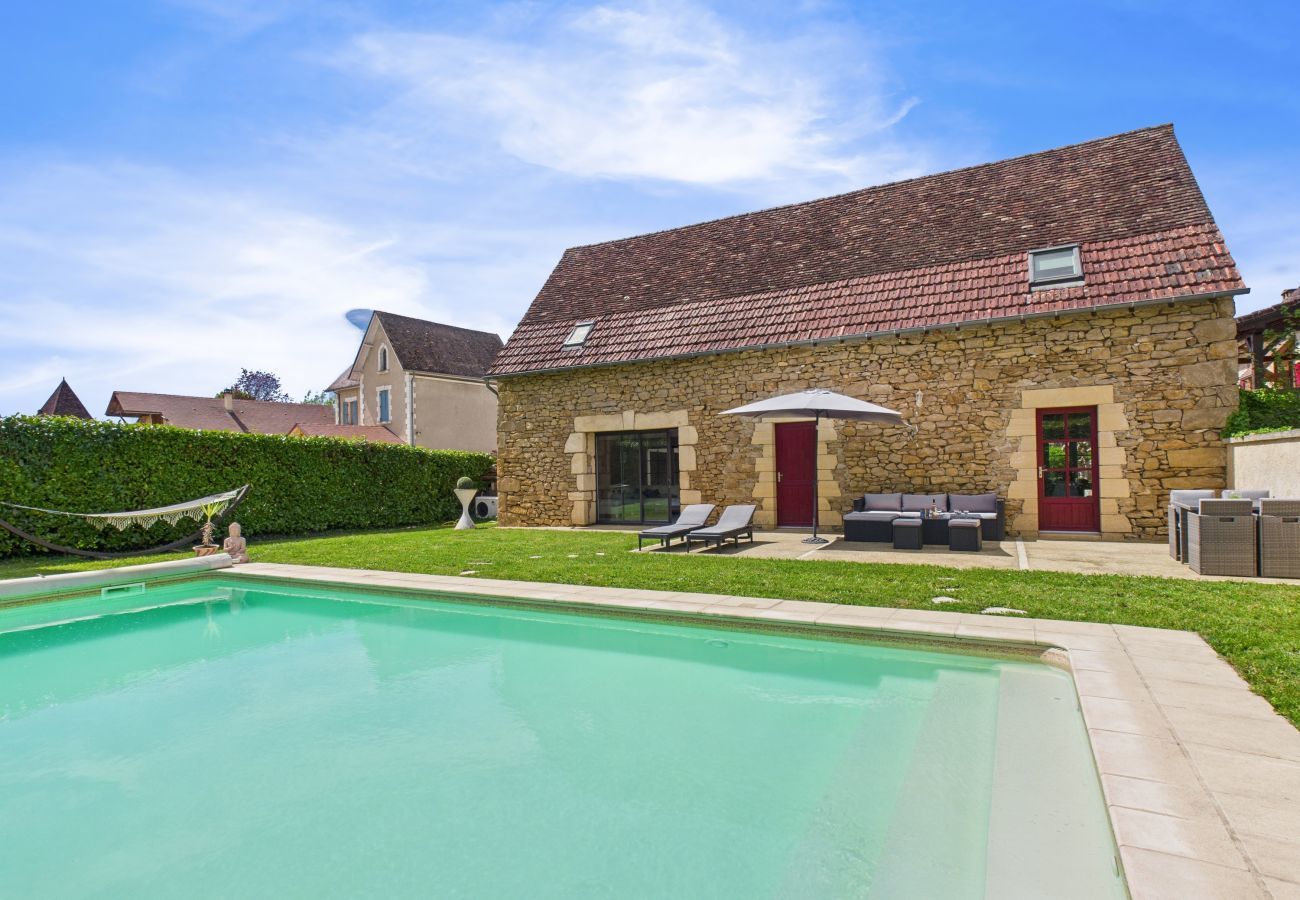 Ferienhaus in Saint-Julien-de-Lampon - Schönes Haus für 6 – Pool – Dordogne