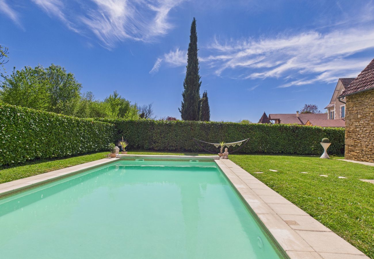 Ferienhaus in Saint-Julien-de-Lampon - Schönes Haus für 6 – Pool – Dordogne