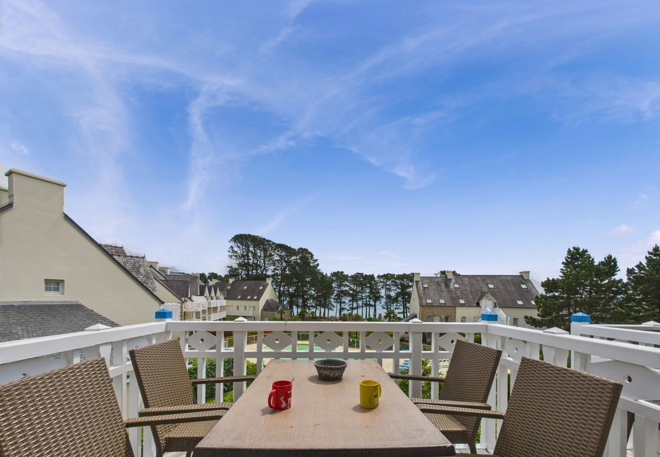 Ferienwohnung in Fouesnant - Balkon mit Meer- und Poolblick für 4 Personen