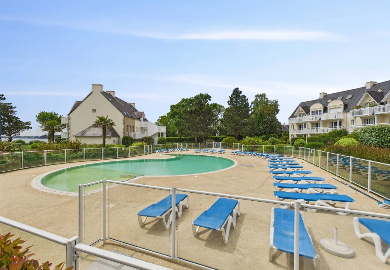 Ferienwohnung in Fouesnant - Balkon mit Meer- und Poolblick für 4 Personen