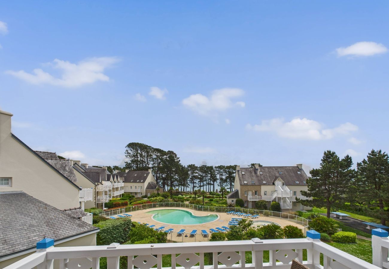 Ferienwohnung in Fouesnant - Balkon mit Meer- und Poolblick für 4 Personen