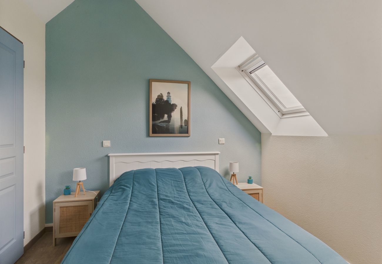 Ferienwohnung in Fouesnant - Balkon mit Meer- und Poolblick für 4 Personen