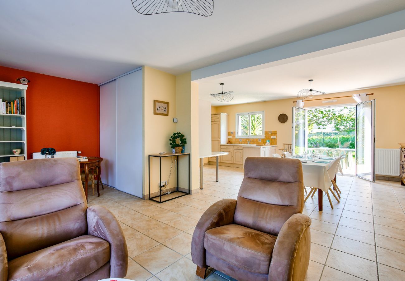 Ferienhaus in Pleurtuit - Geräumiges Haus für 4 mit Garten und Terrasse