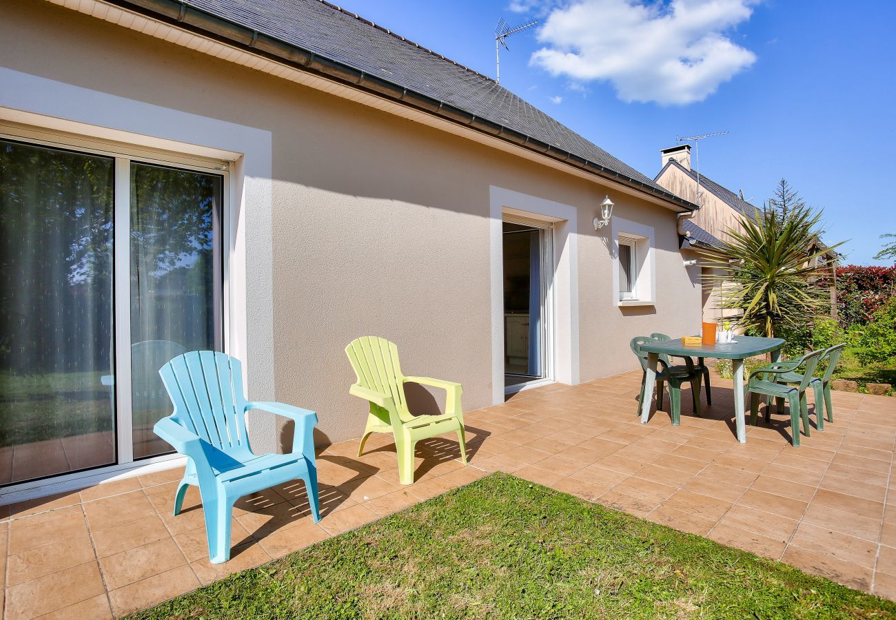 Ferienhaus in Pleurtuit - Geräumiges Haus für 4 mit Garten und Terrasse