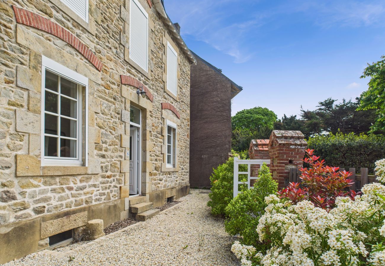 Ferienhaus in Le Croisic - Meerblick - 50 m vom Hafen - Haus für 6 - Garten