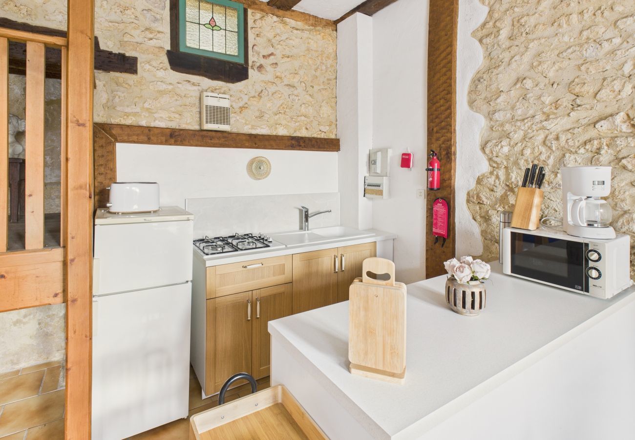 Ferienhaus in Montignac - Doppelhaushälfte, 4 Erwachsene 1 Kind, pool