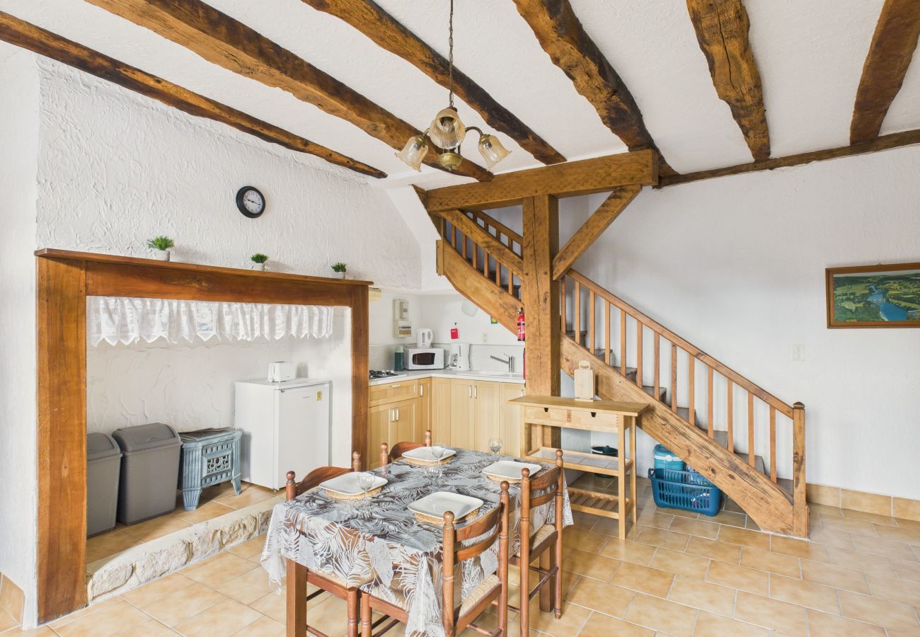 Ferienhaus in Montignac - Doppelhaushälfte, Gemeinschaftspool, 4 Personen
