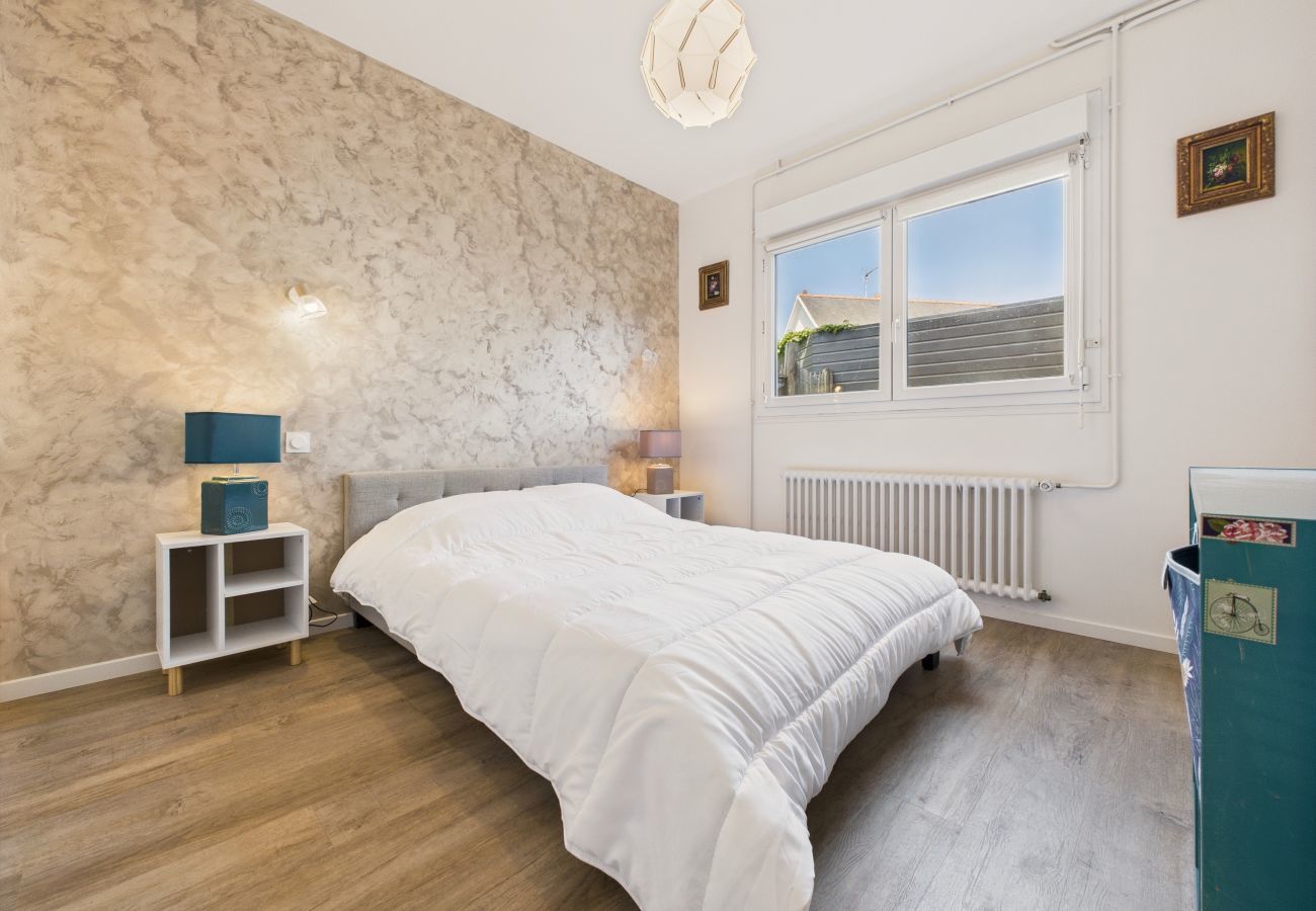 Ferienhaus in Pléneuf-Val-André - Schwimmbad, Strand 700m entfernt, Haus für 6