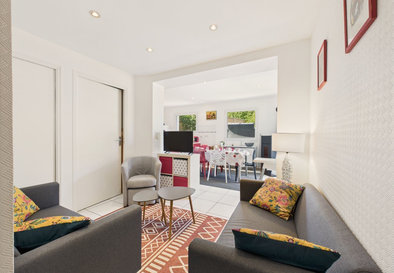 Ferienhaus in Pléneuf-Val-André - Schwimmbad, Strand 700m entfernt, Haus für 6