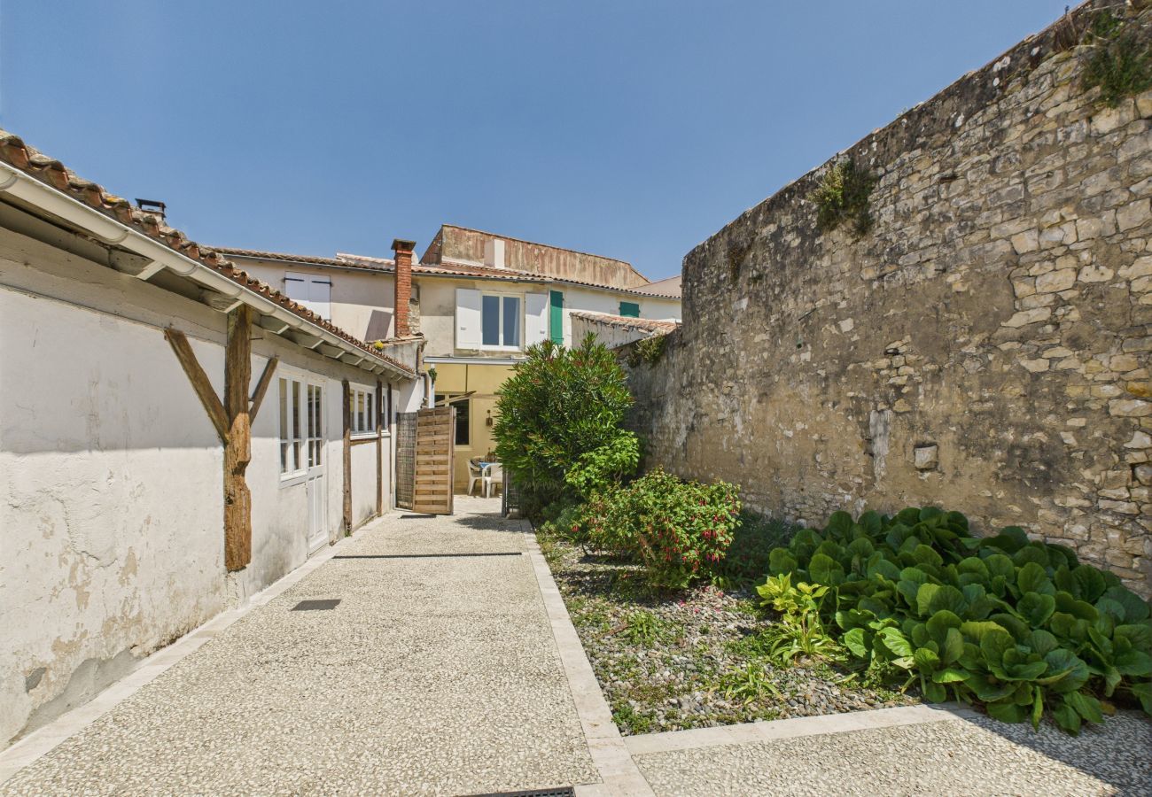 Ferienhaus in Le Bois-Plage-en-Ré - 800m vom Strand entfernt, Haus für 6 in Bois-Plage
