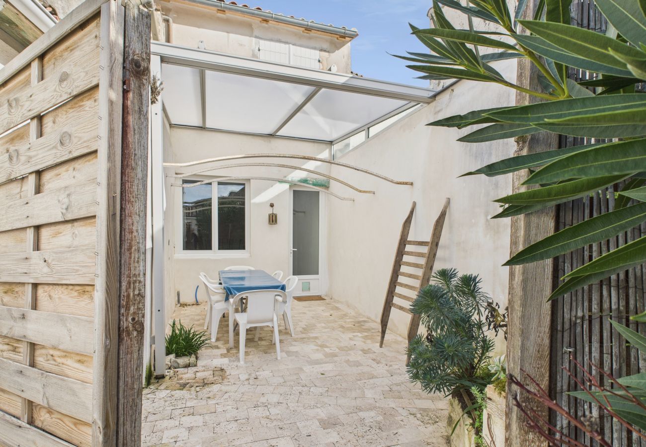 Ferienhaus in Le Bois-Plage-en-Ré - 800m vom Strand entfernt, Haus für 6 in Bois-Plage