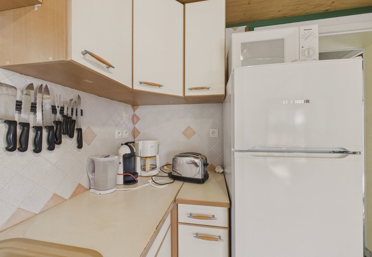 Chalet in Salignac-Eyvigues - Gite La Brousse 1- Schwimmbad - für 5 mit Garten