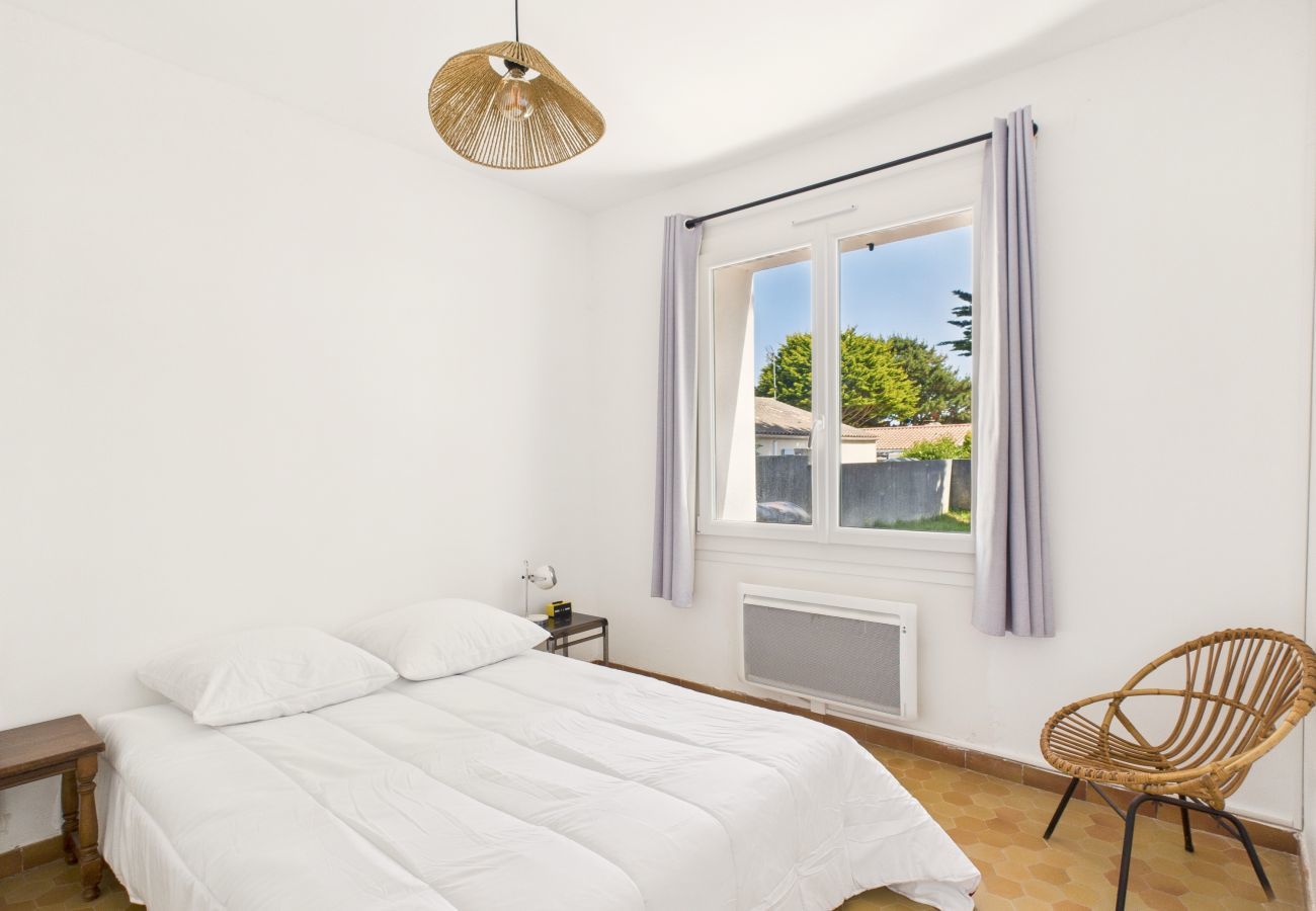 Ferienhaus in Bretignolles-sur-Mer - Garten, 800m vom Strand, Haus für 6