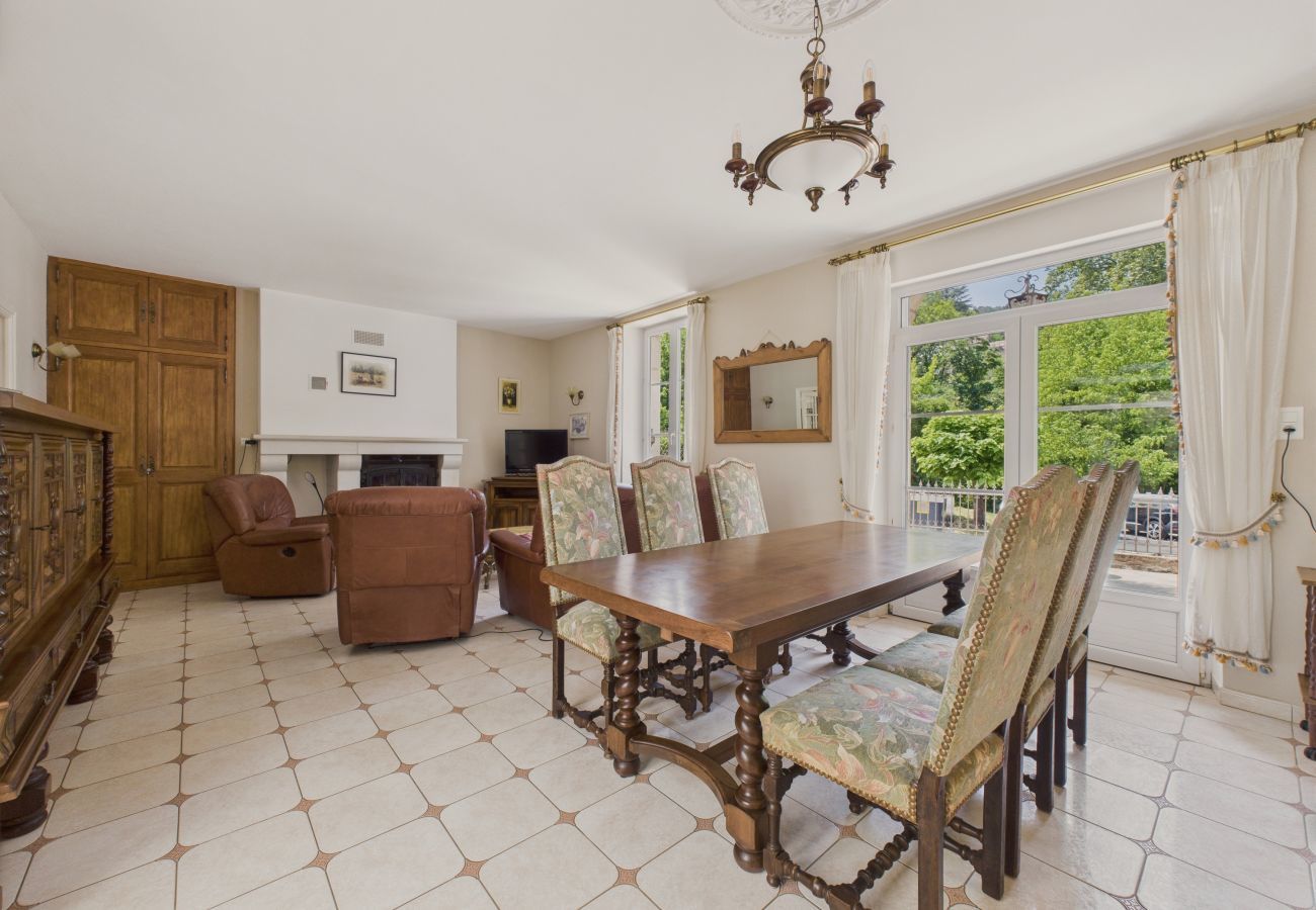 Ferienhaus in Montignac - Direkt an der Vézère – Haus für 6 – Terrasse