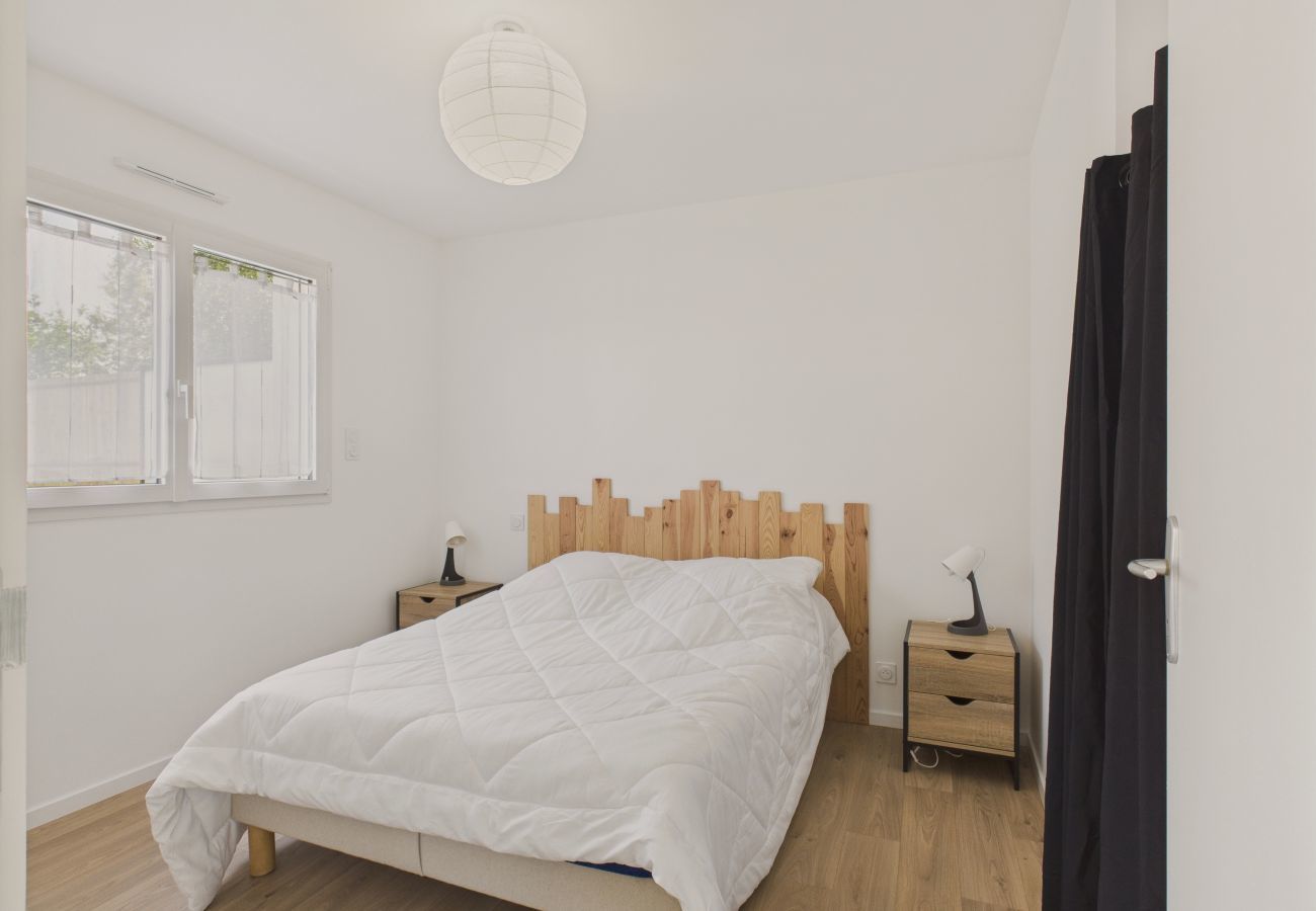 Ferienhaus in Le Tour-du-Parc - Eingezäunter Garten – Ebenerdiges Haus für 4