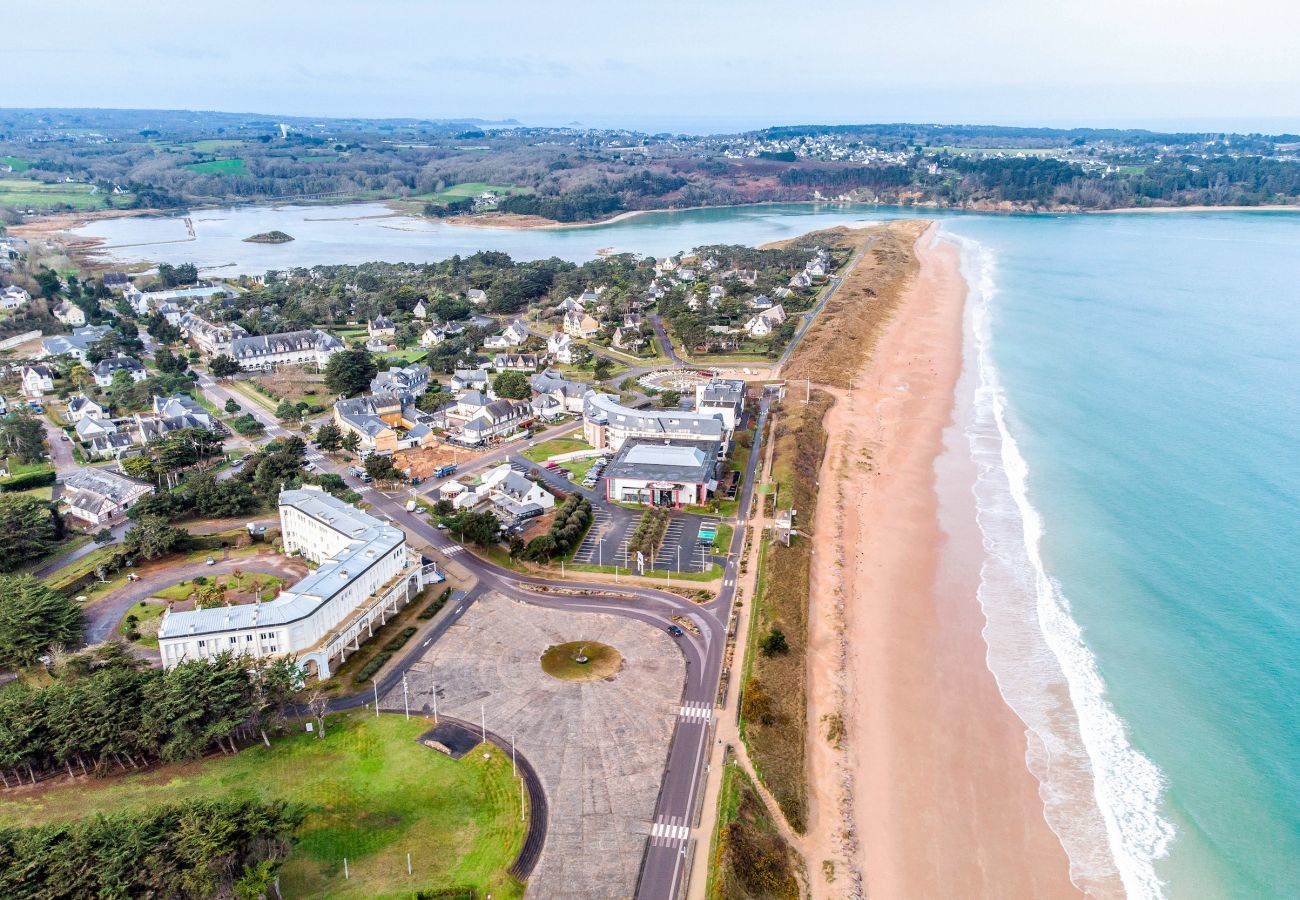 Ferienwohnung in Erquy - Meerblick – 25 m zum Strand, für 4 Pers 