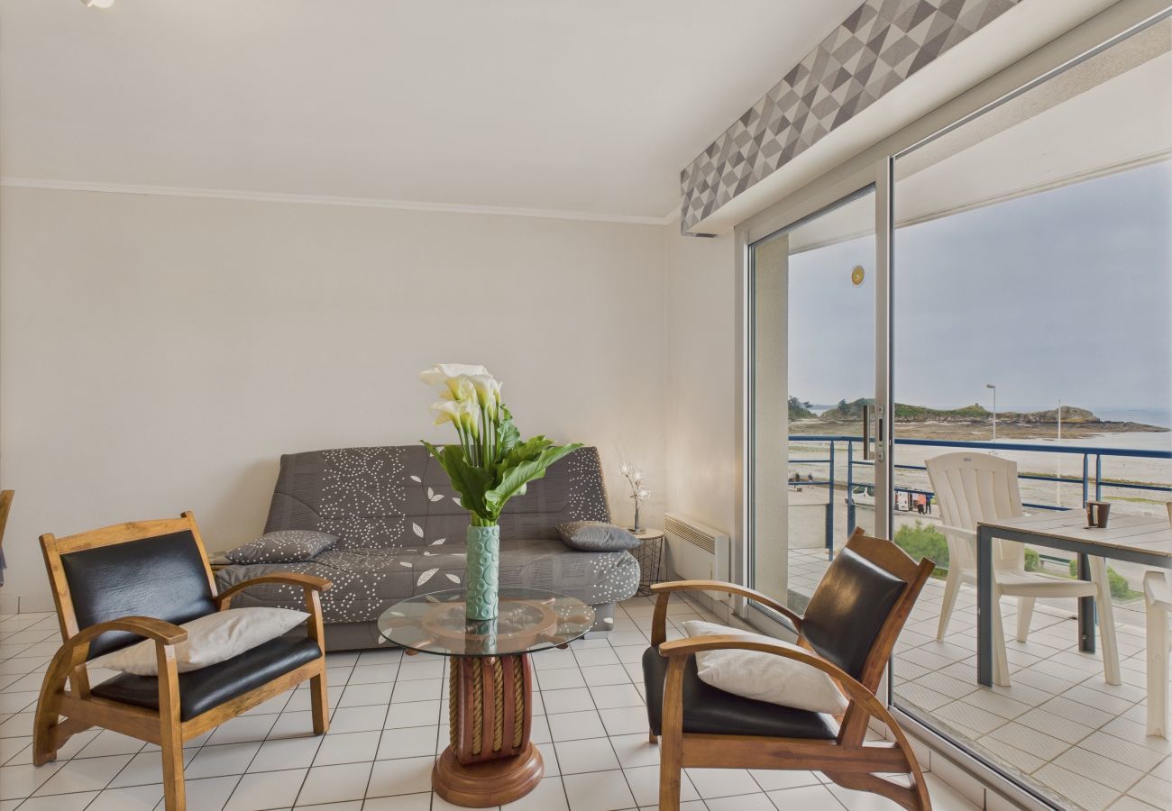 Ferienwohnung in Erquy - Meerblick – 25 m zum Strand, für 4 Pers 