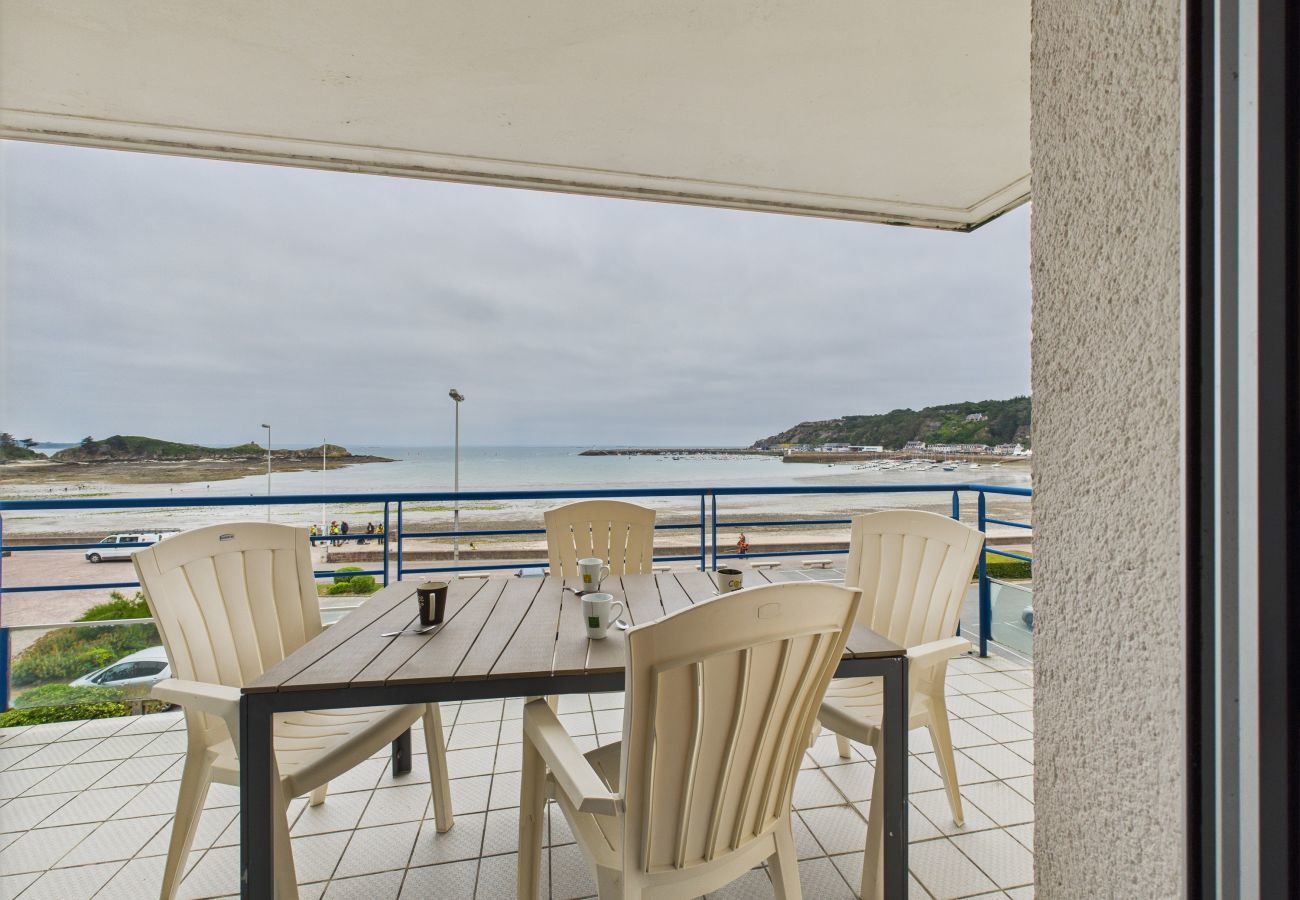Ferienwohnung in Erquy - Meerblick – 25 m zum Strand, für 4 Pers 