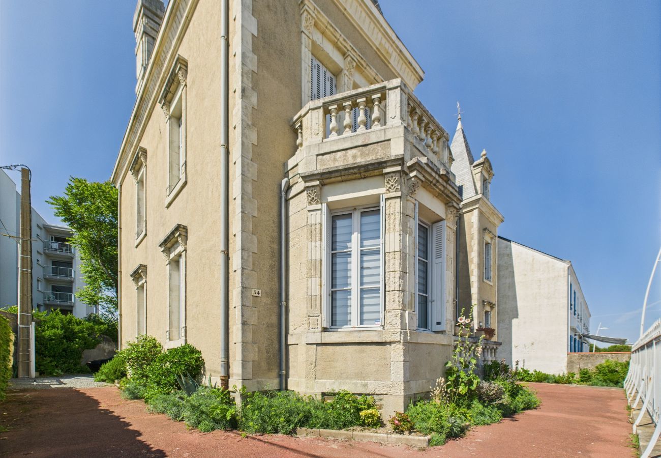 Ferienwohnung in Saint-Gilles-Croix-de-Vie - Apartment für 4 mit Meerblick