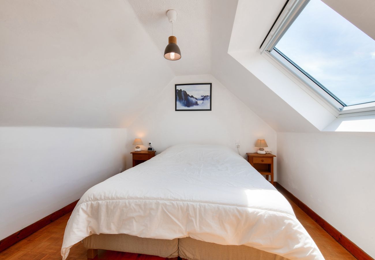 Ferienwohnung in Plounéour-Trez - Meerblick – 100 m vom Strand – 4 Erwachsene, 1 Kind
