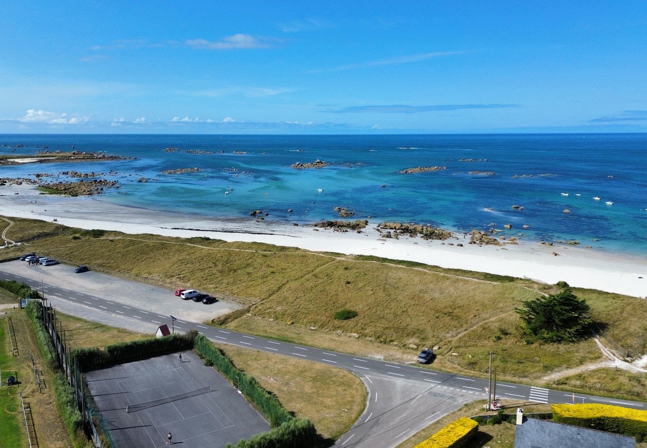 Ferienwohnung in Plounéour-Trez - Meerblick – 100 m vom Strand – 4 Erwachsene, 1 Kind
