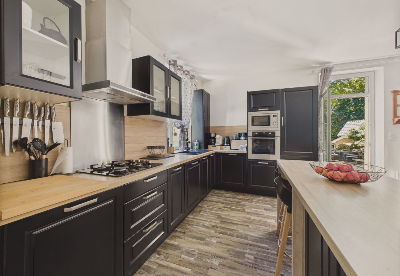 Ferienhaus in Carlux - Pool und großer Garten für 6