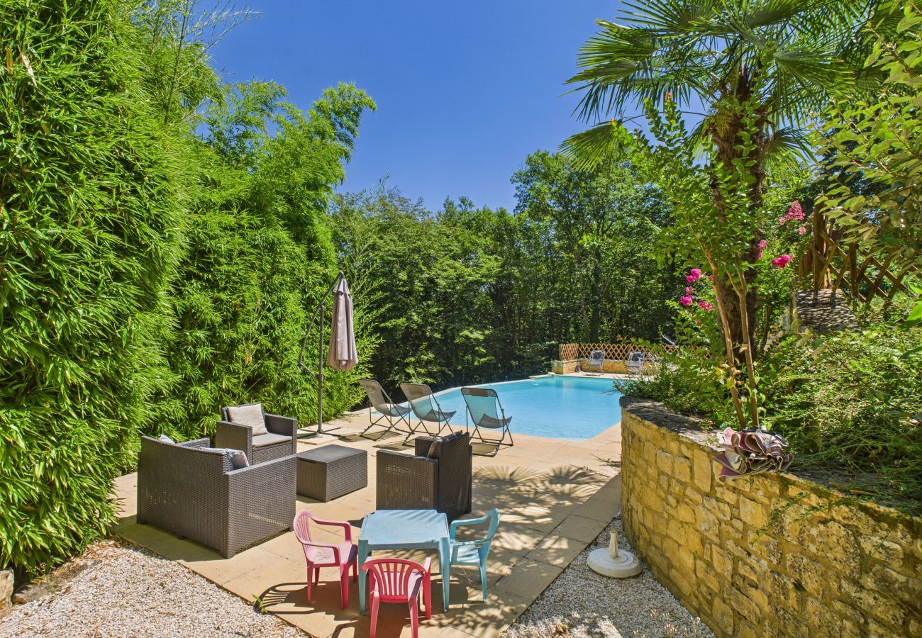 Ferienhaus in Carlux - Pool und großer Garten für 6