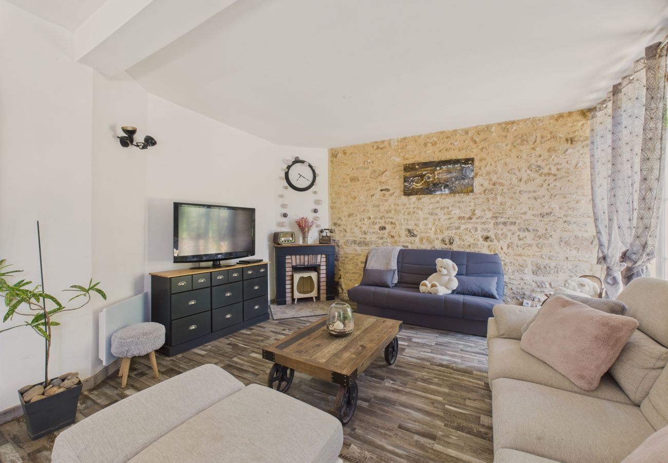 Ferienhaus in Carlux - Pool und großer Garten für 6