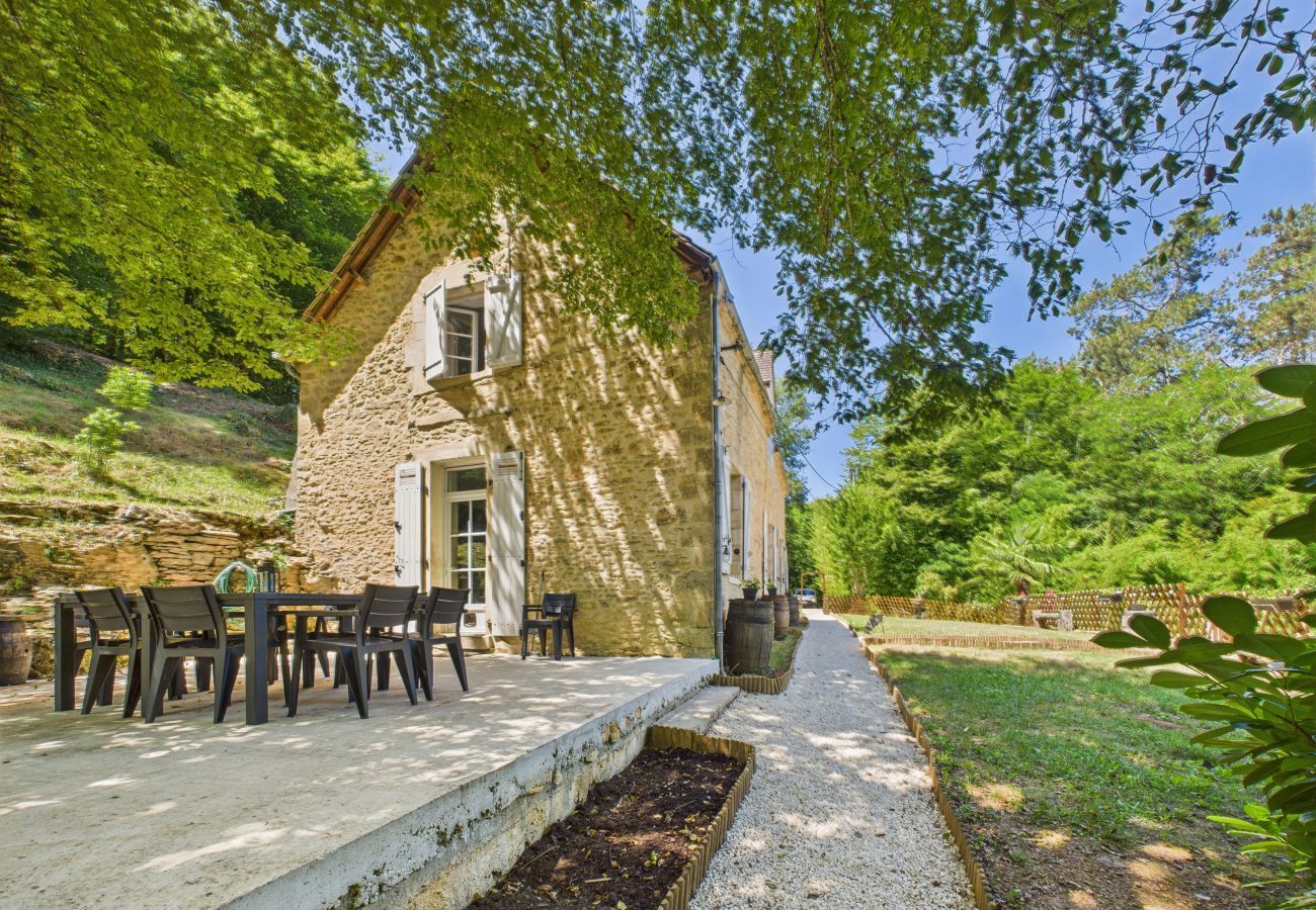 Ferienhaus in Carlux - Pool und großer Garten für 6