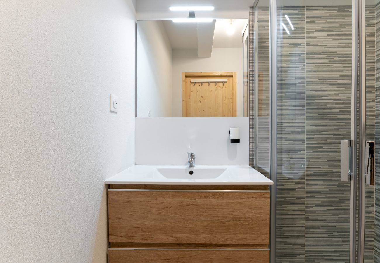 Ferienwohnung in Le Dévoluy - Terrasse mit Bergblick für 6 Personen