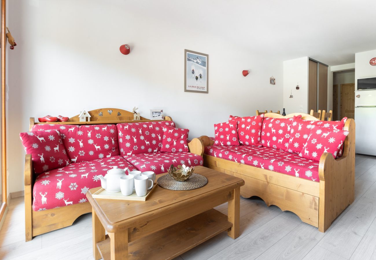 Ferienwohnung in Le Dévoluy - Terrasse mit Bergblick für 6 Personen