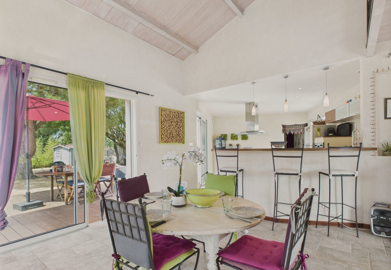 Ferienhaus in Longeville-sur-Mer - Buntes Familienhaus mit Garten für 6