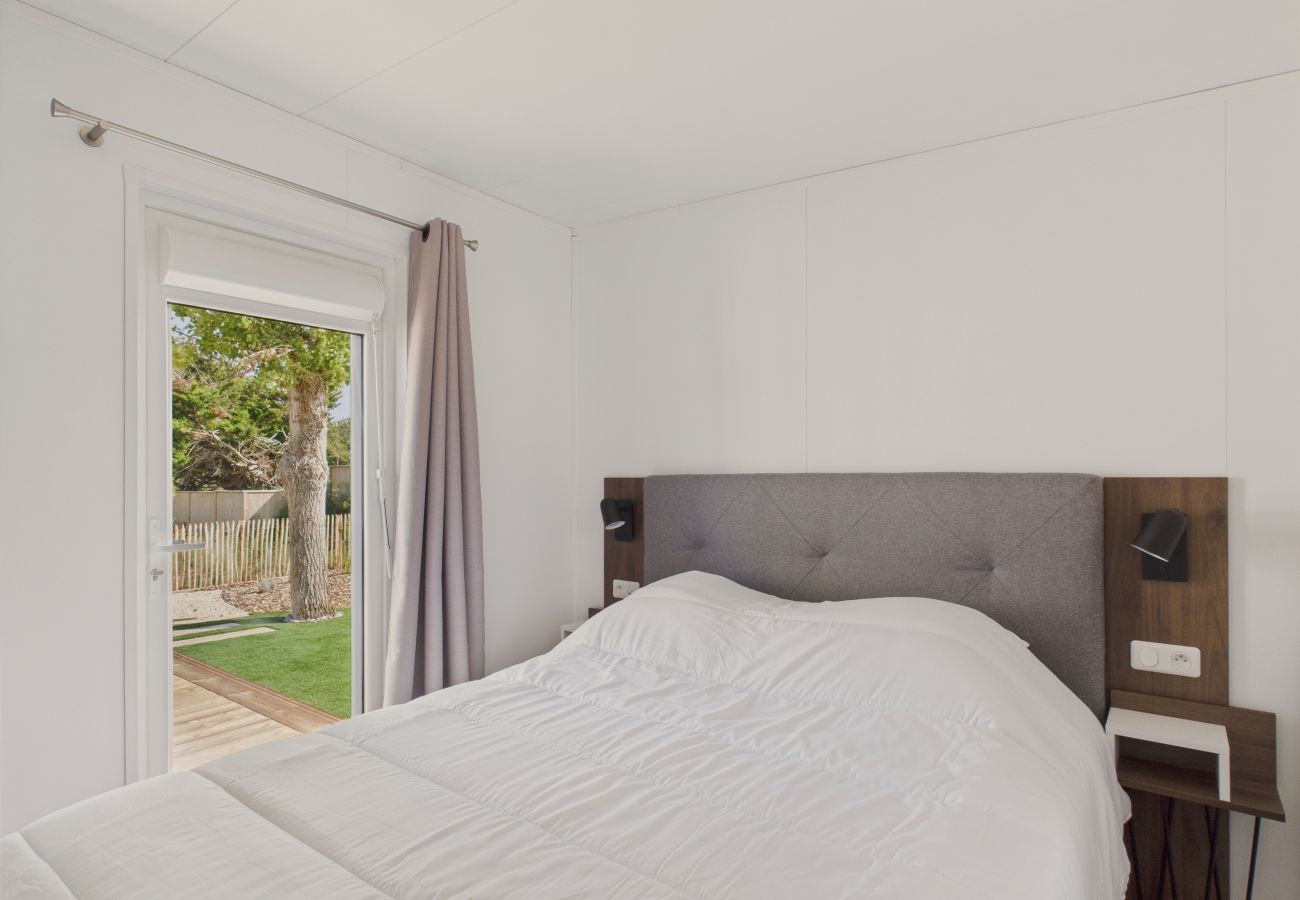 Chalet in Saint-Gilles-Croix-de-Vie - Chalet für 6 mit Pool nahe am Strand