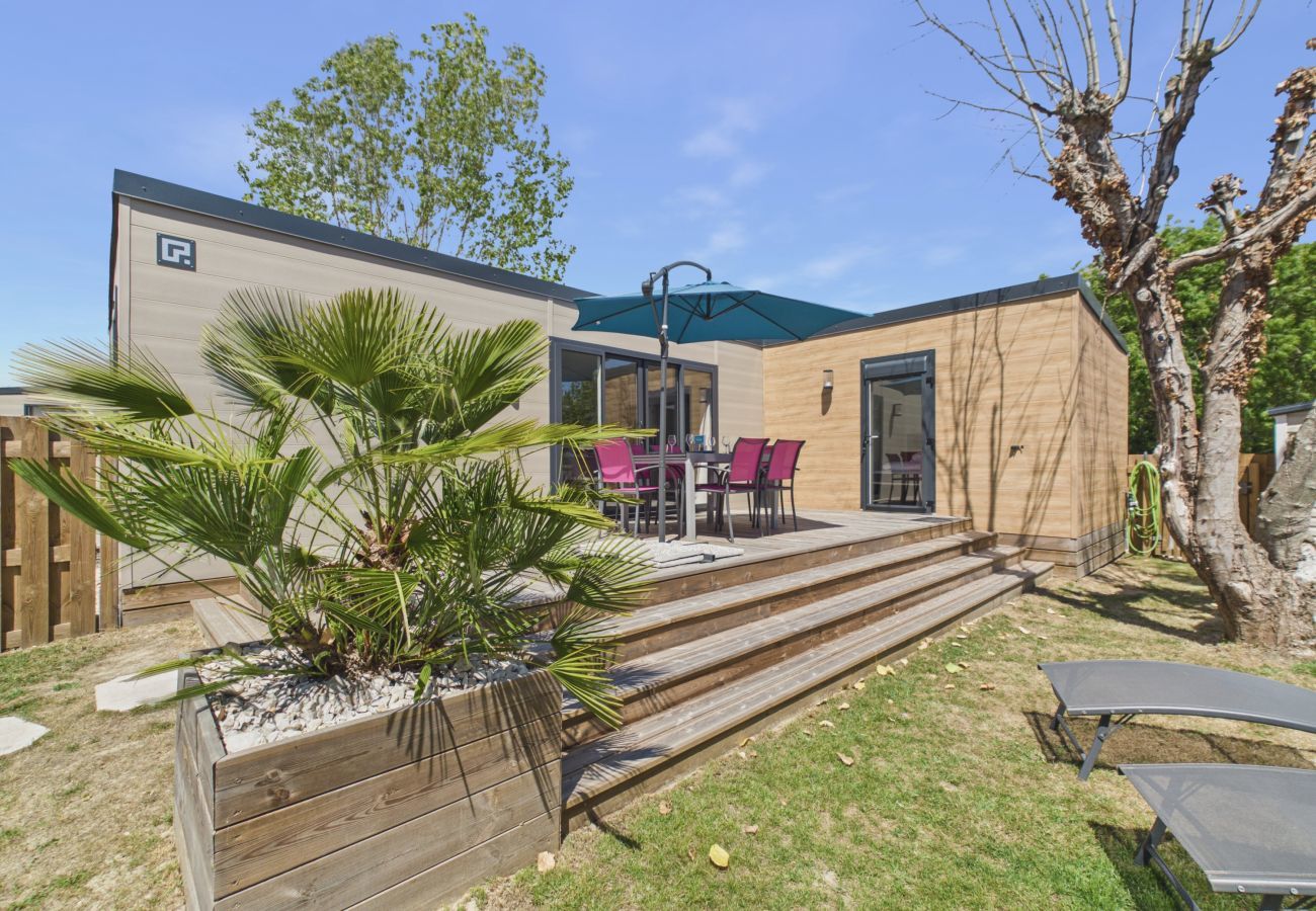 Chalet in Saint-Gilles-Croix-de-Vie - Gemeinsamer beheizter Pool, 2 Erwachsene 2 Kinder