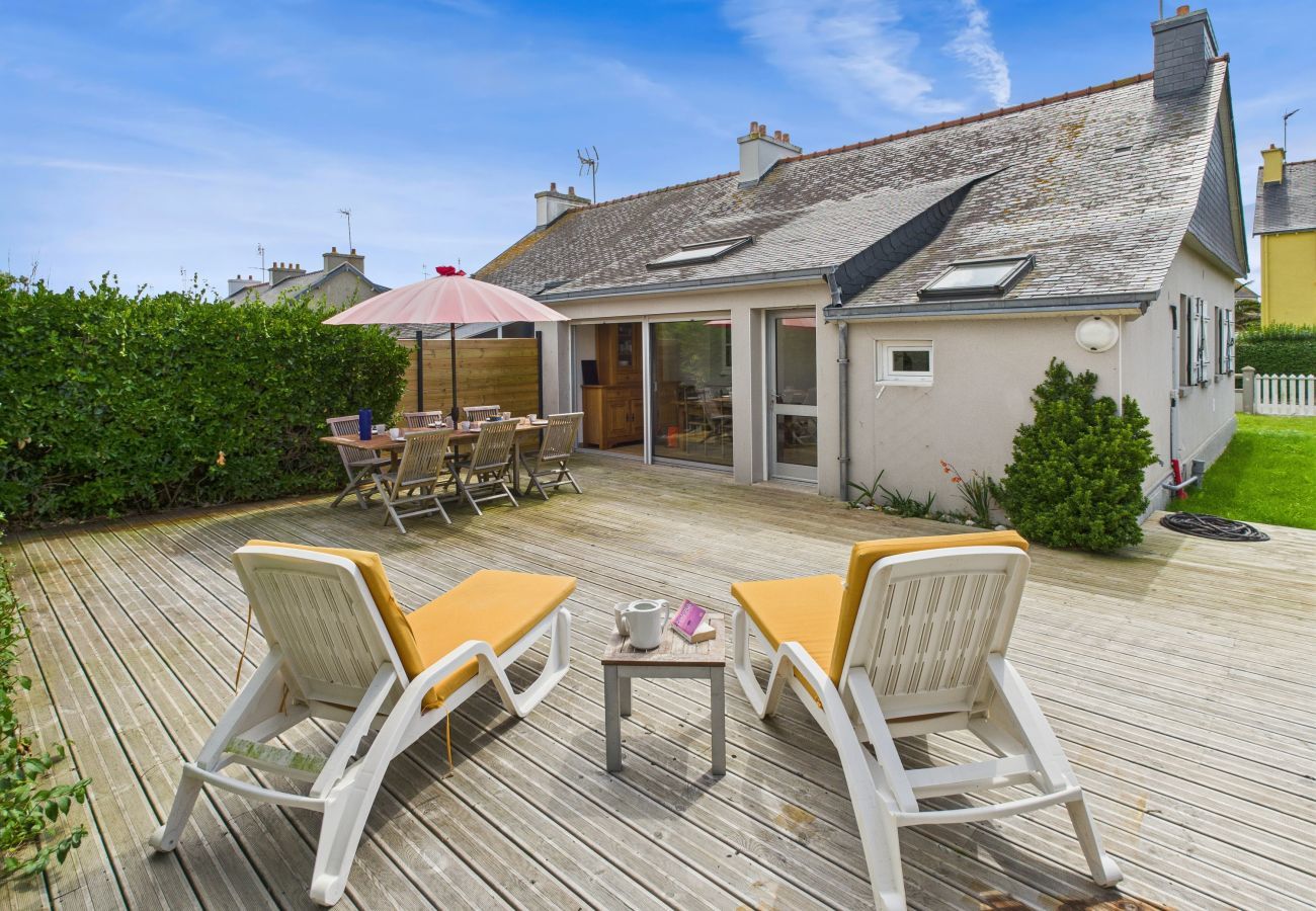Ferienhaus in Penmarch - 300 m vom Strand – Haus für 7 mit großer Terrasse         