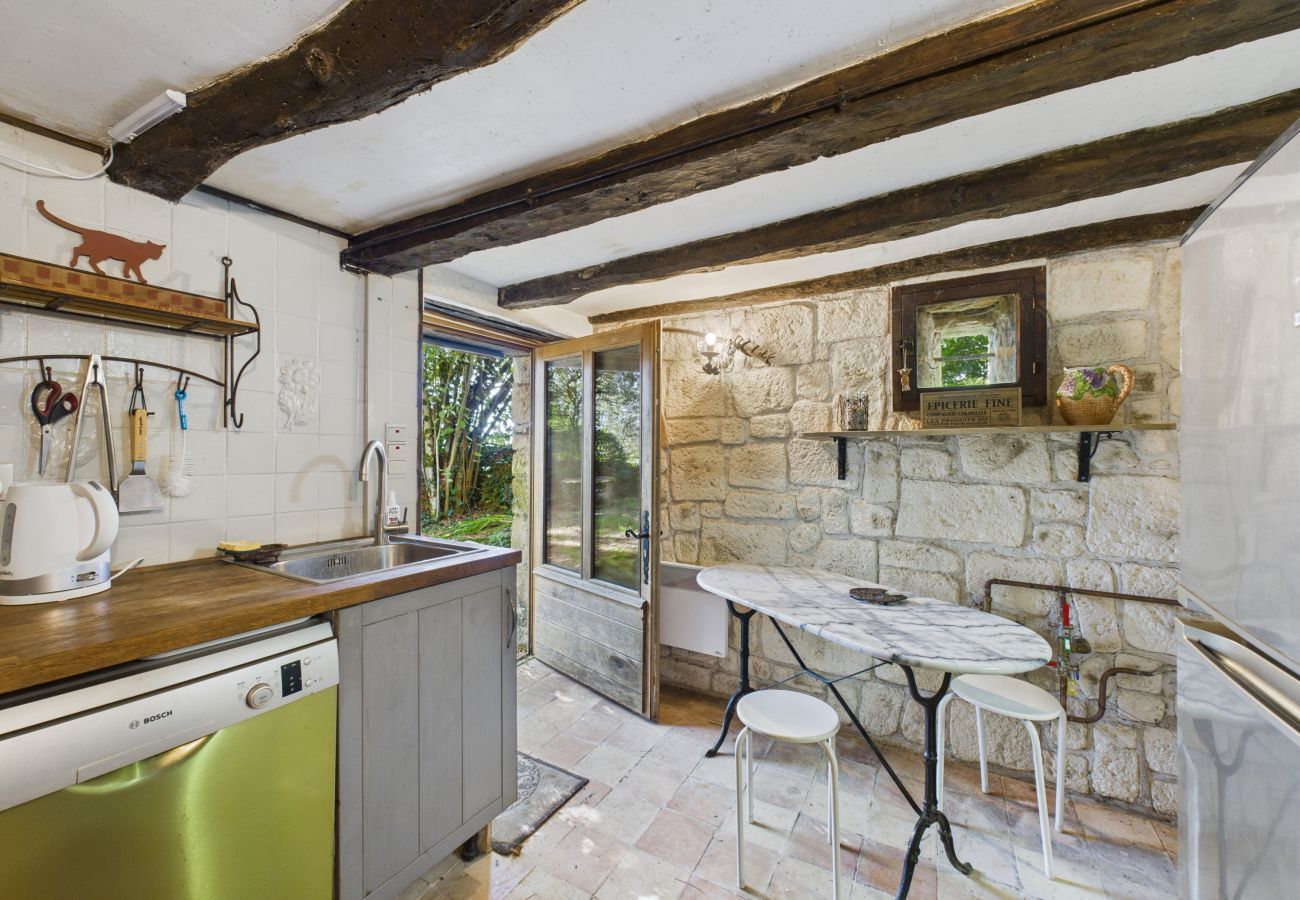 Ferienhaus in Saint-Léon-sur-Vézère - Schönes Haus mit Pool und Garten in ruhiger Lage
