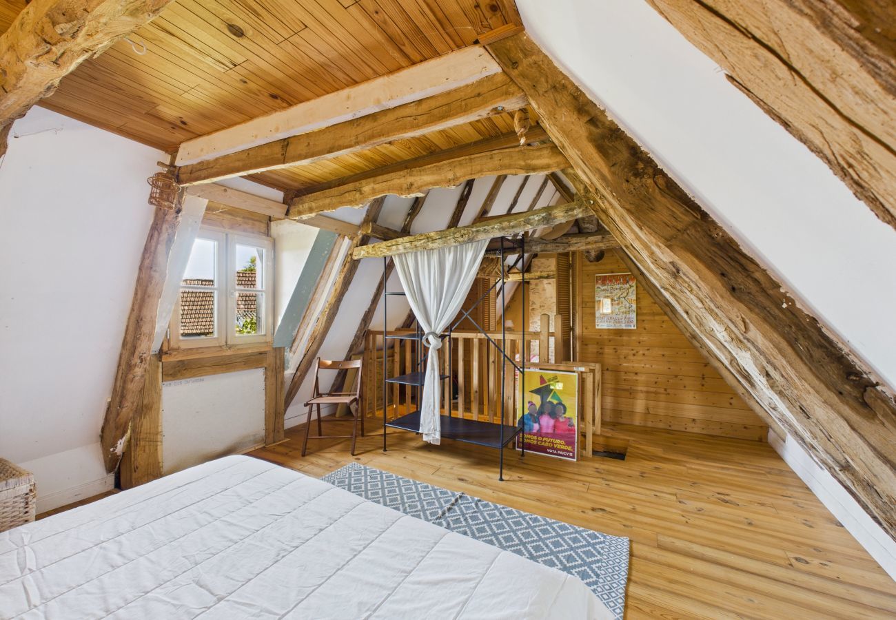 Ferienhaus in Saint-Léon-sur-Vézère - Schönes Haus mit Pool und Garten in ruhiger Lage