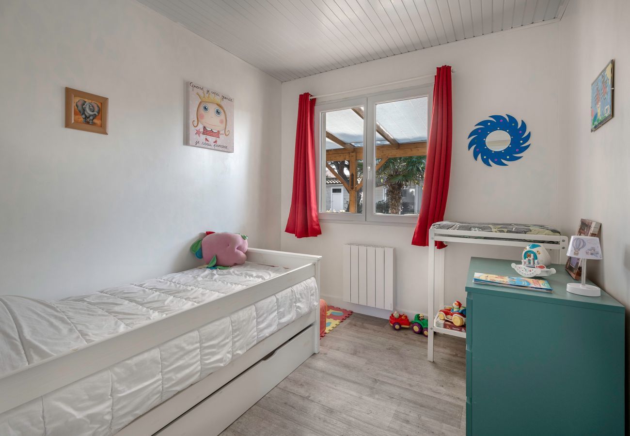 Ferienhaus in La Plaine-sur-Mer - Whirlpool, Strand 500m, 10 Erwachsene, 1 Kind