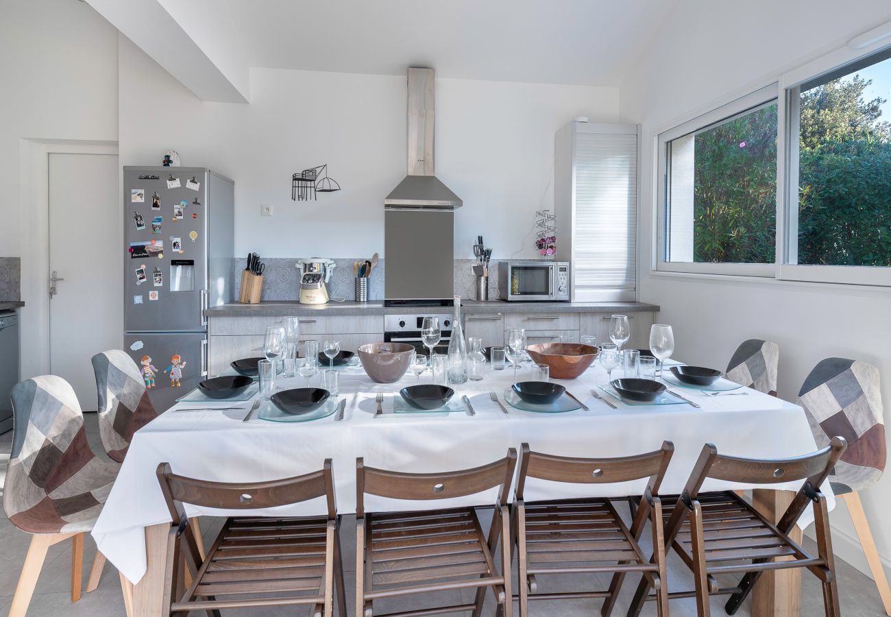 Ferienhaus in La Plaine-sur-Mer - Whirlpool, Strand 500m, 10 Erwachsene, 1 Kind