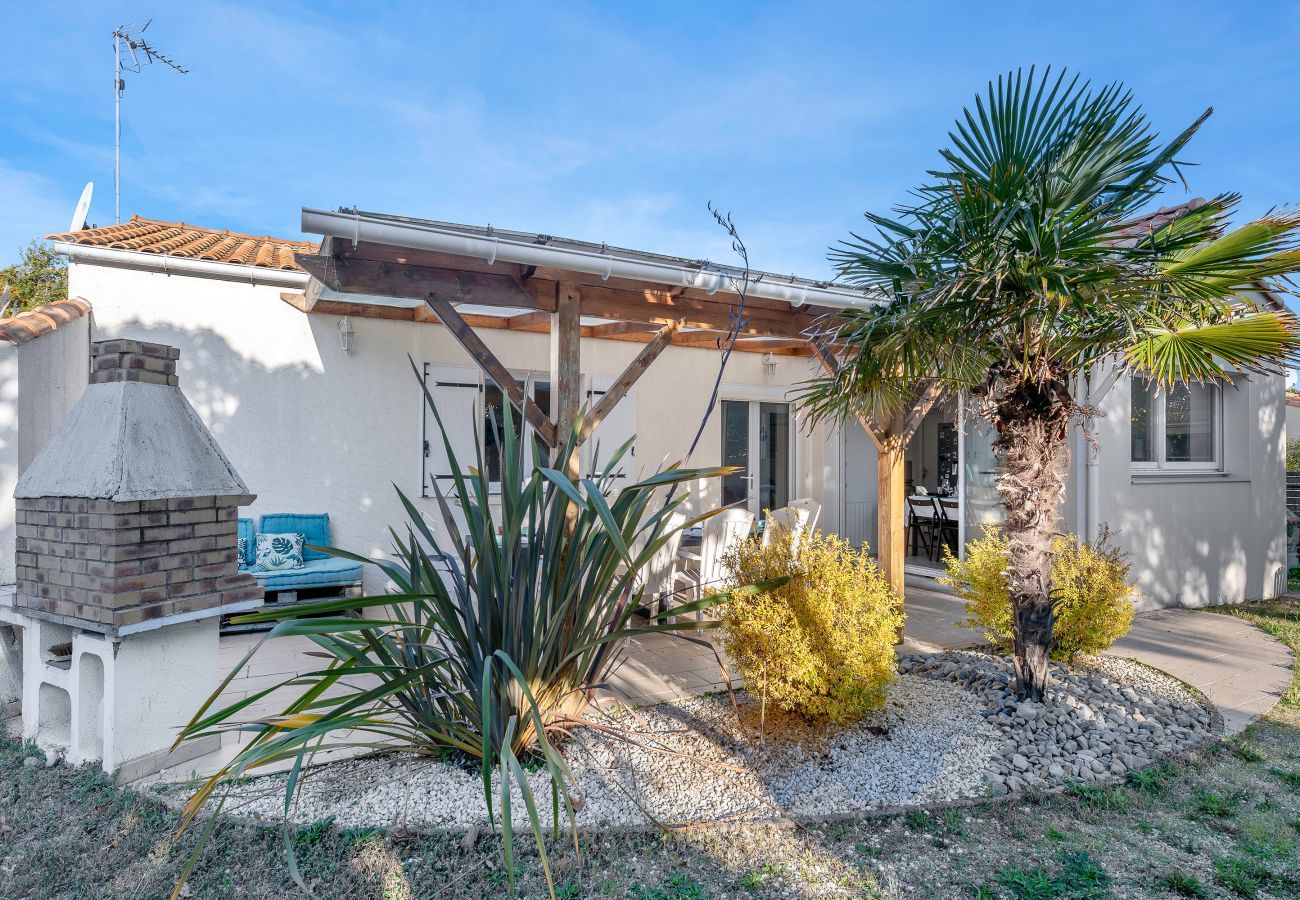 Ferienhaus in La Plaine-sur-Mer - Whirlpool, Strand 500m, 10 Erwachsene, 1 Kind