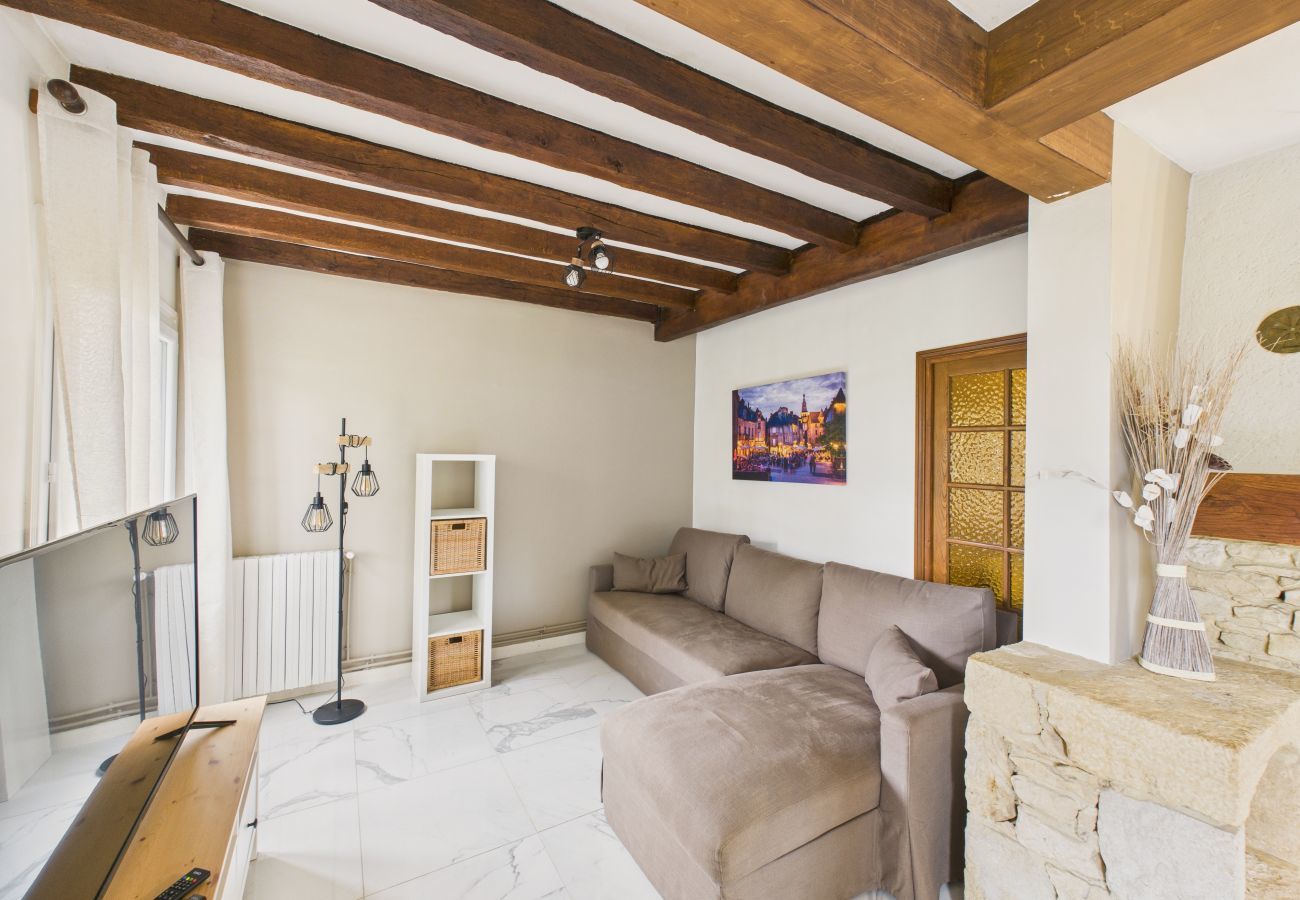 Ferienhaus in Sarlat-la-Canéda - Großes Familienhaus mit Pool für 12 Personen