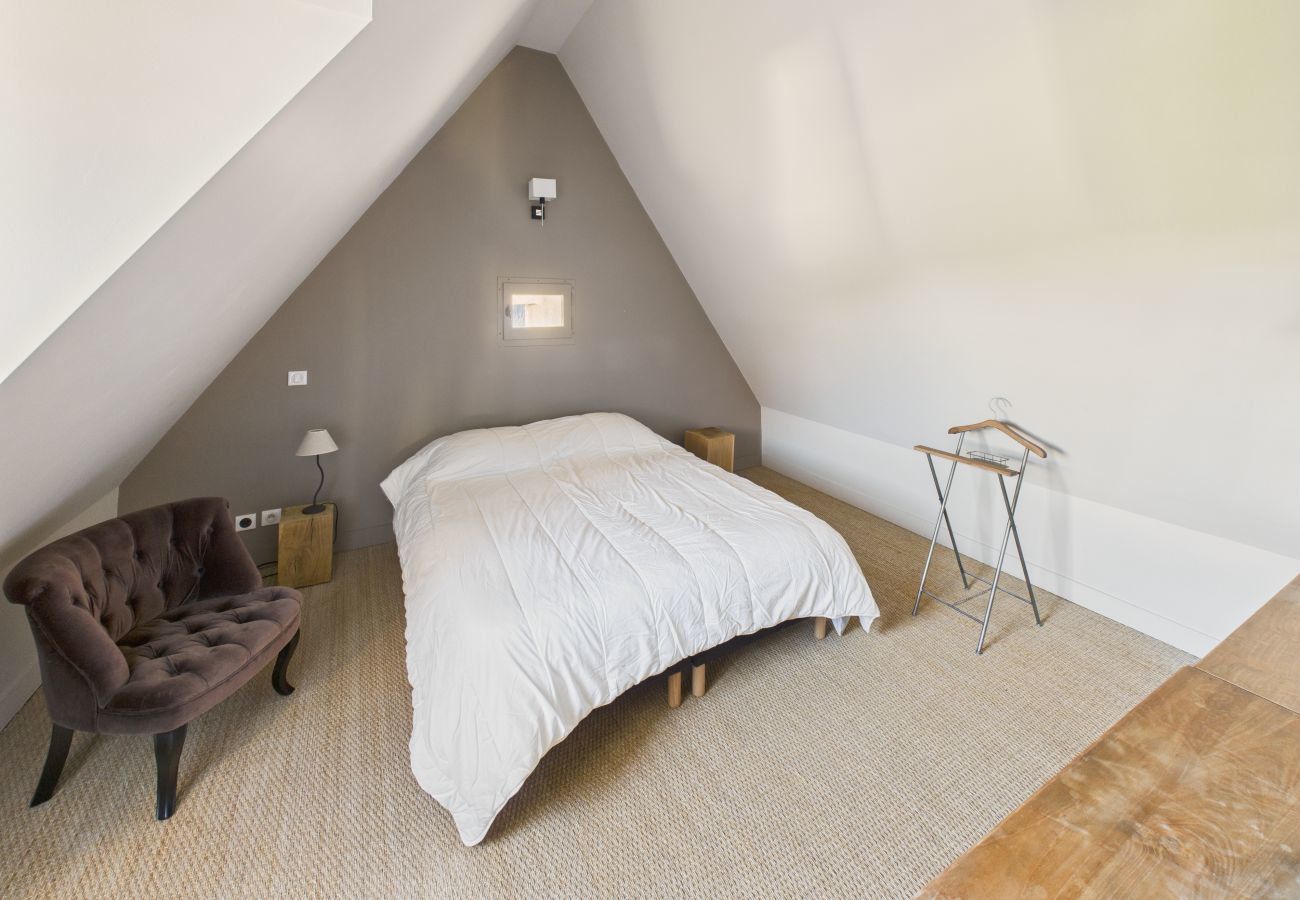 Ferienhaus in Les Eyzies-de-Tayac-Sireuil - Talblick – Haus für 10 – Pool