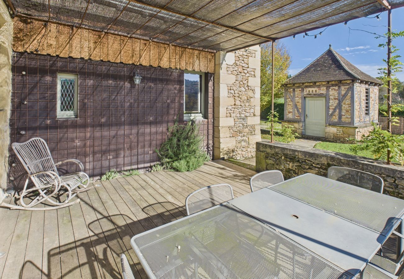 Ferienhaus in Les Eyzies-de-Tayac-Sireuil - Talblick – Haus für 10 – Pool