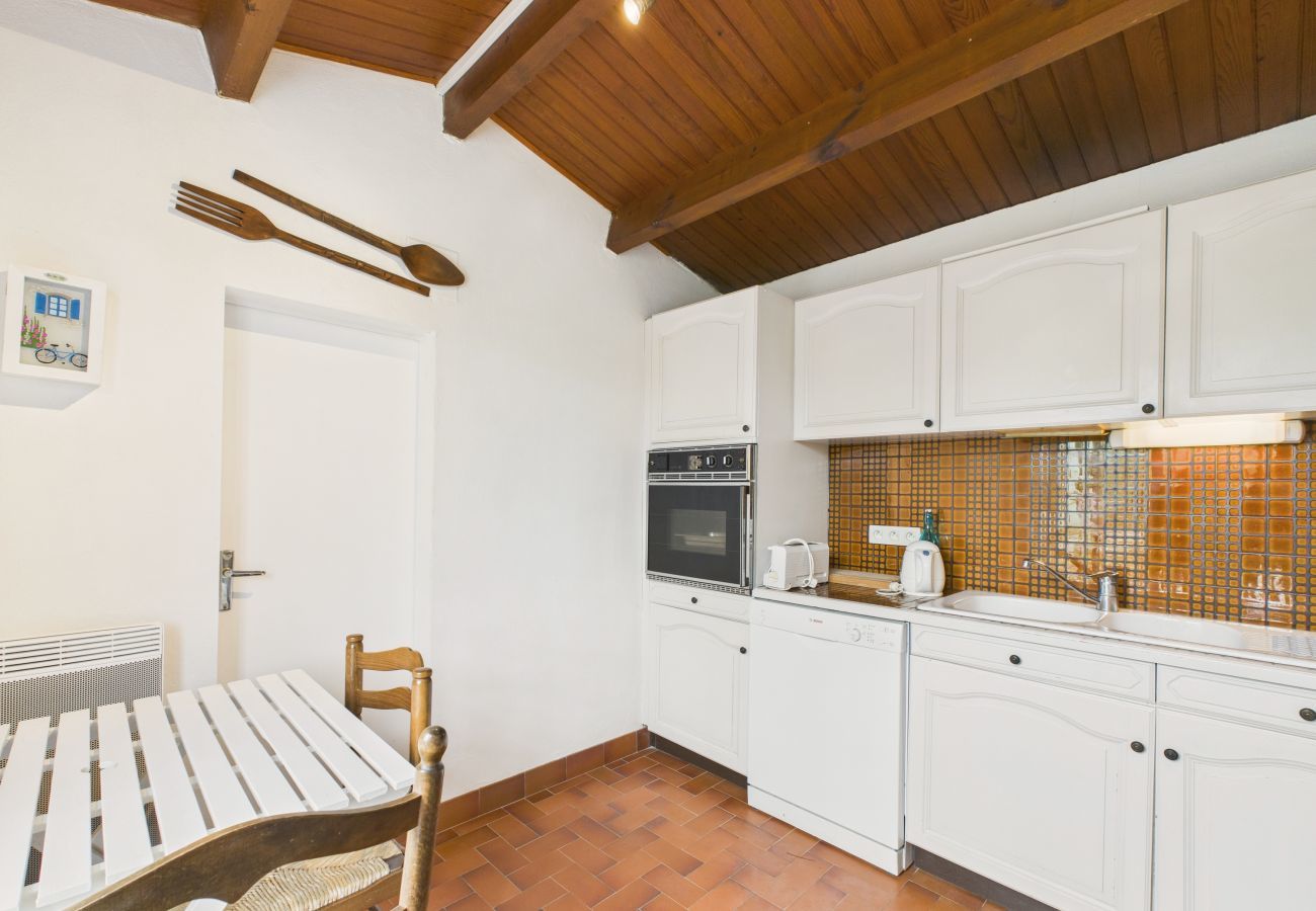 Ferienhaus in Le Bois-Plage-en-Ré - Haus für 4 Erwachsene und 1 Kind mit Garten