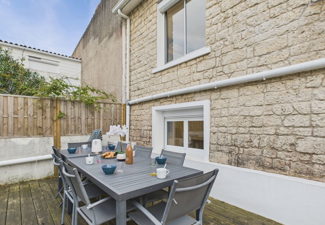 Ferienhaus in La Tranche-sur-Mer - 400m zum Meer - großes Haus für 10, Garten