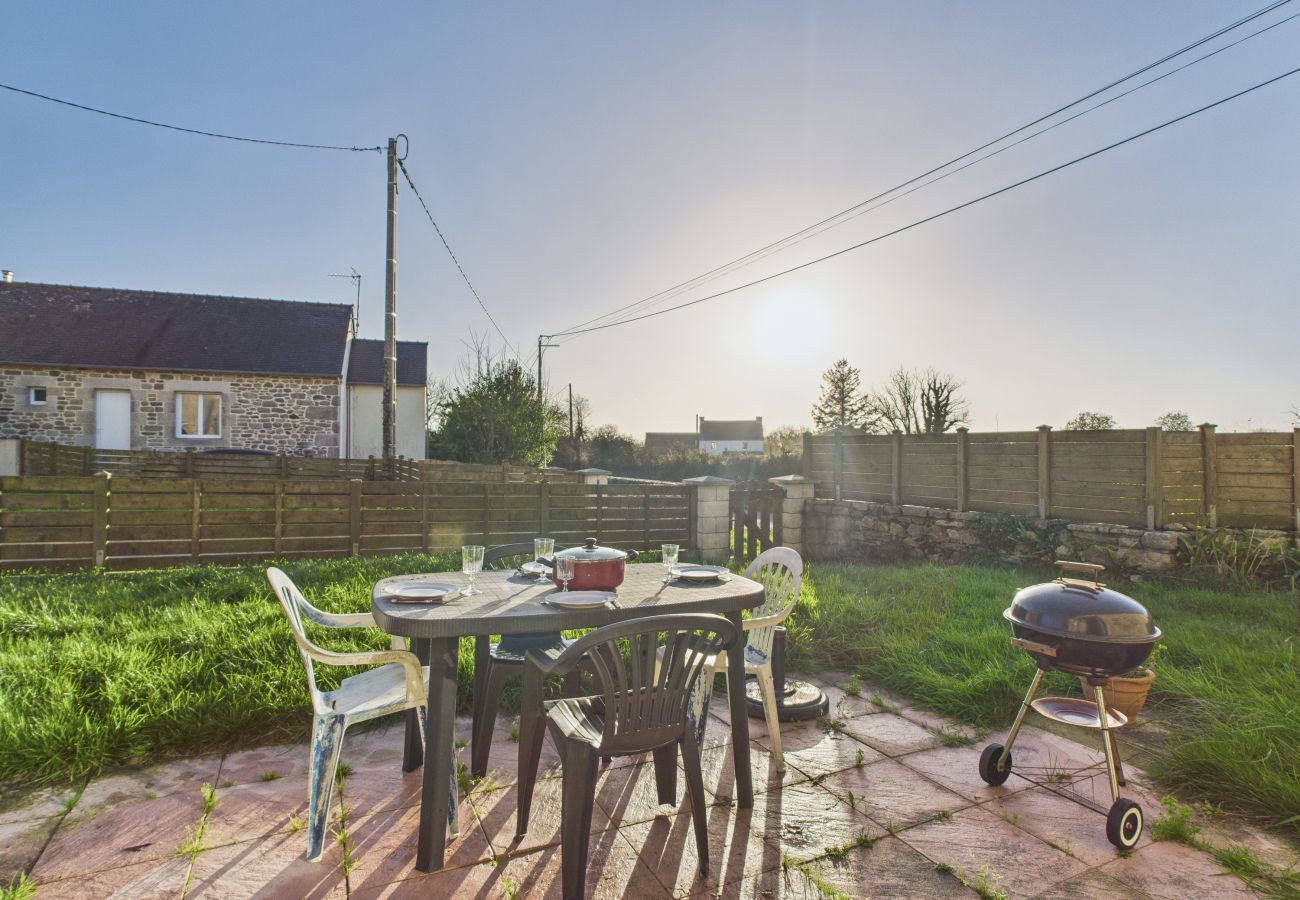 Ferienhaus in Plouguerneau - Ideal für 2 auf dem Land mit Garten
