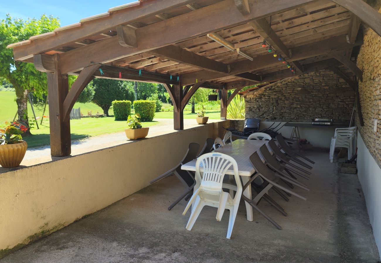 Ferienhaus in Saint-Crépin-et-Carlucet - Ferienhaus für 12 mit Gemeinschaftspool