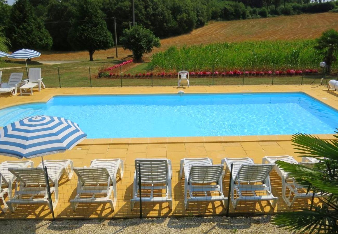 Ferienhaus in Saint-Crépin-et-Carlucet - Ferienhaus für 12 mit Gemeinschaftspool