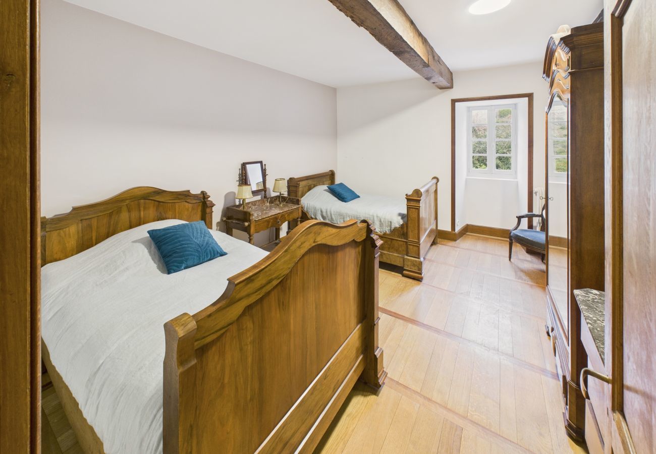 Ferienhaus in Saint-Cyprien - Prächtiges Herrenhaus für 10 Personen mit Pool